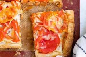 Tarte aux tomates et fromage