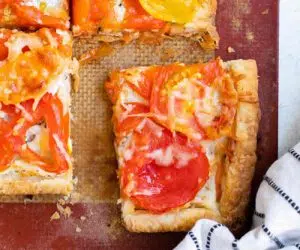 Tarte aux tomates et fromage