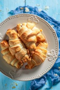 Recette des croissants boulangerie à la maison.