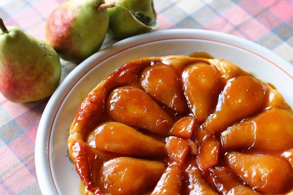 Gâteau aux poires renversé et au caramel