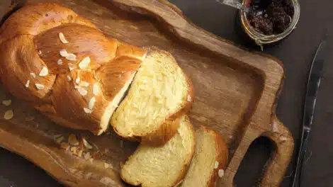 Brioche tressée à la mie filante