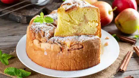 Gâteau mousseline moelleux aux pommes