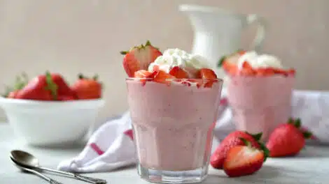 Mousse à la fraise avec seulement 3 ingrédients