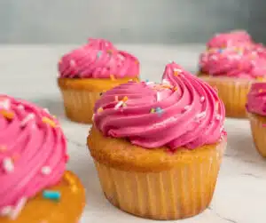 Crème chantilly à la fraise maison