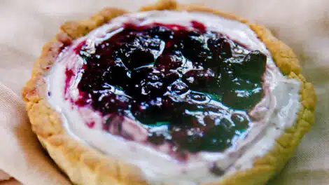 Tartelettes aux cerises à la crème