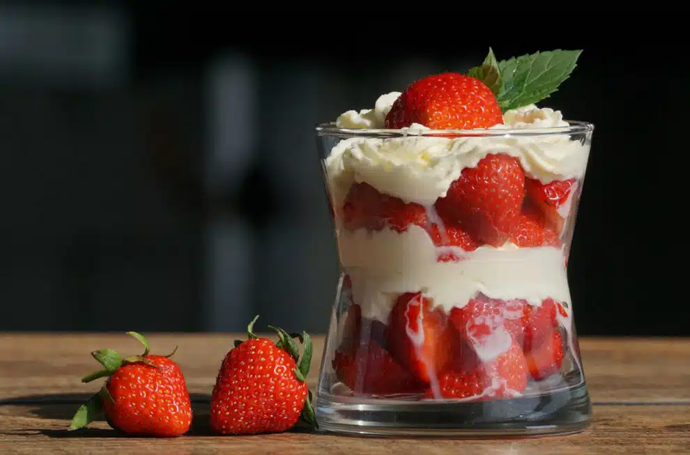 Tiramisu fraises à la crème diplomate