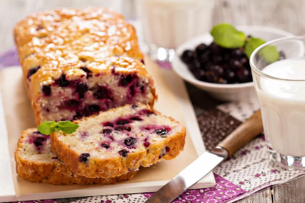 Cake aux cerises fraîches