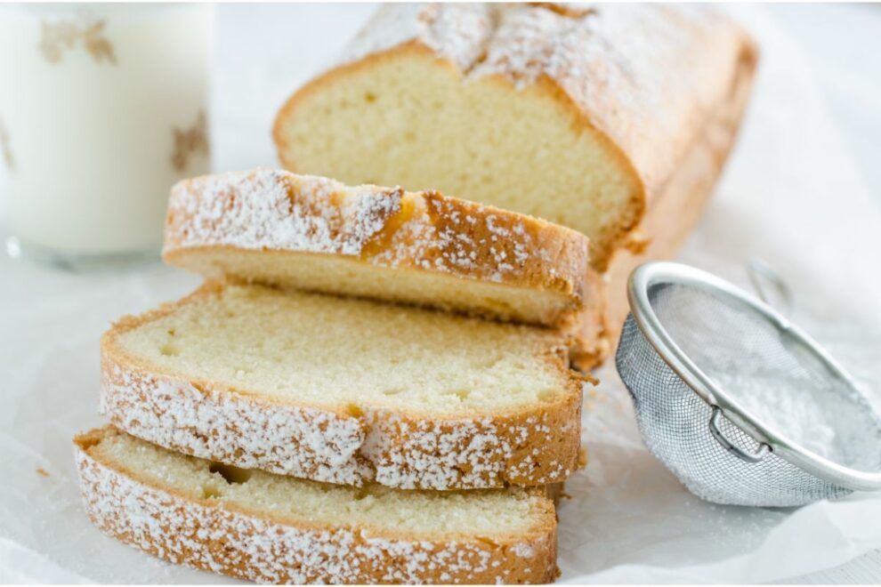 Gâteau moelleux et gonflé à la vanille